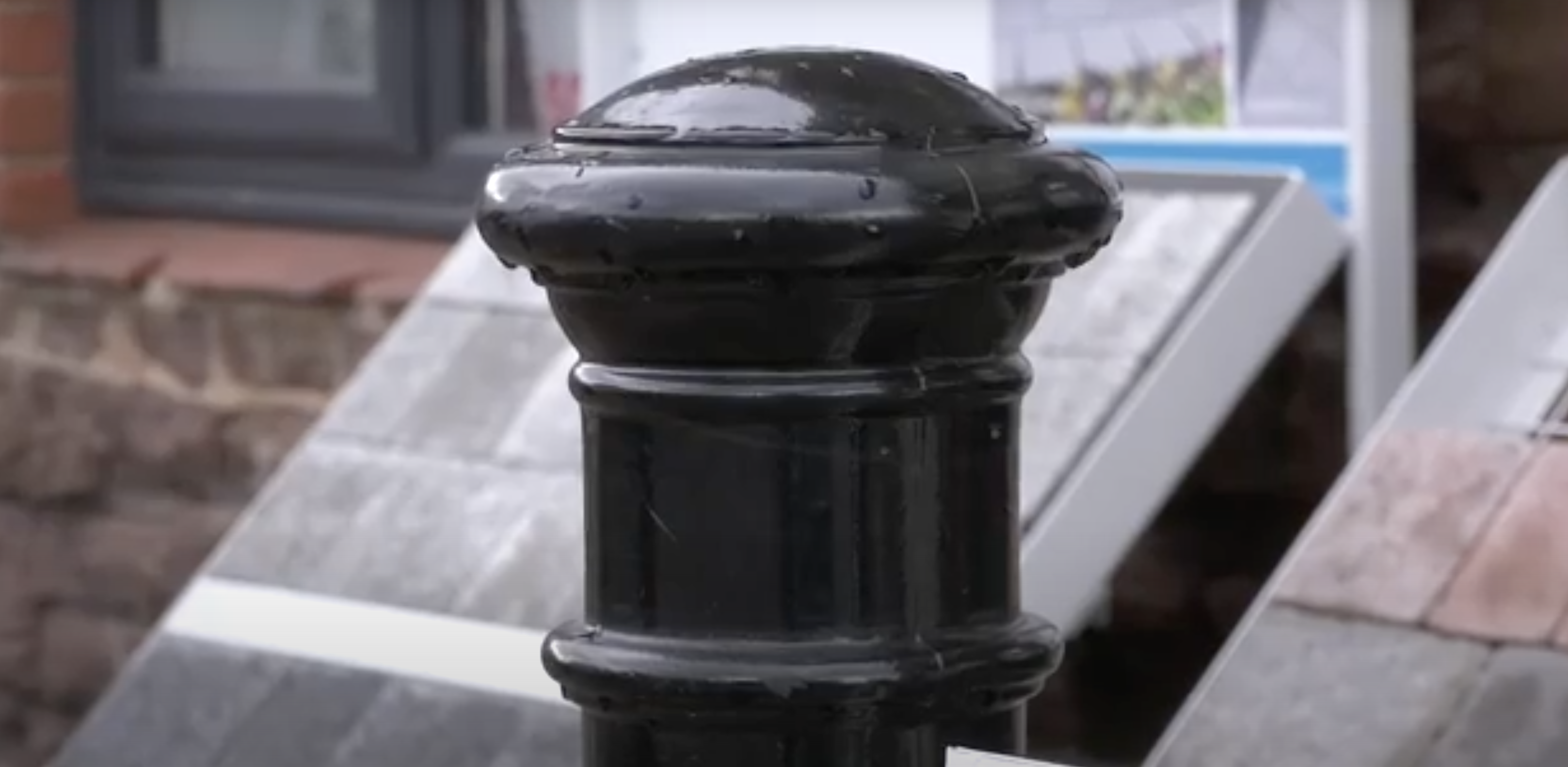 Watts Bollard
